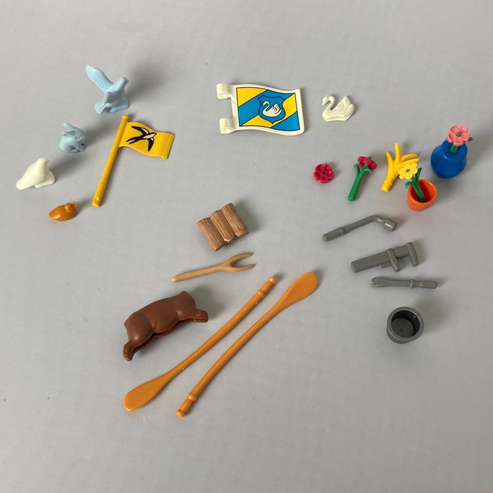 Knights 3024 Golden Swan + other accessories